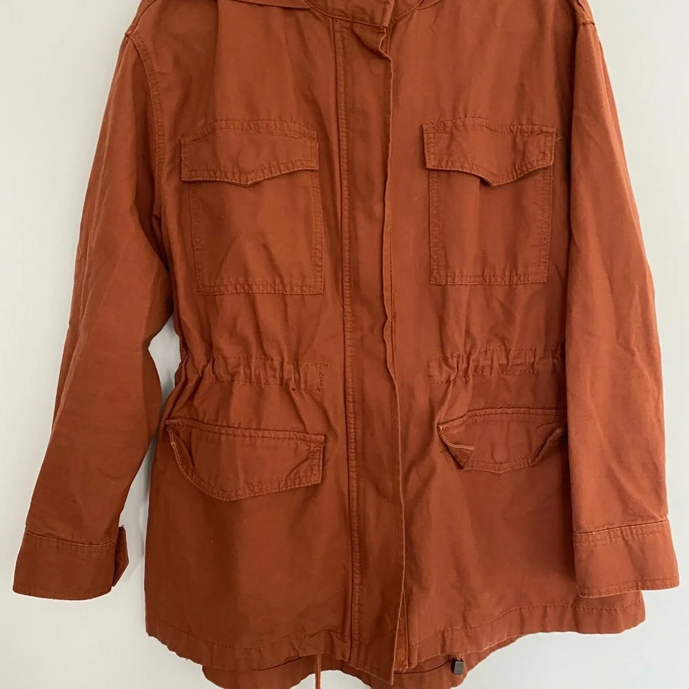 Rust orange colored denim jacket size XL with draw string to cinch waist - Picture 2 of 3